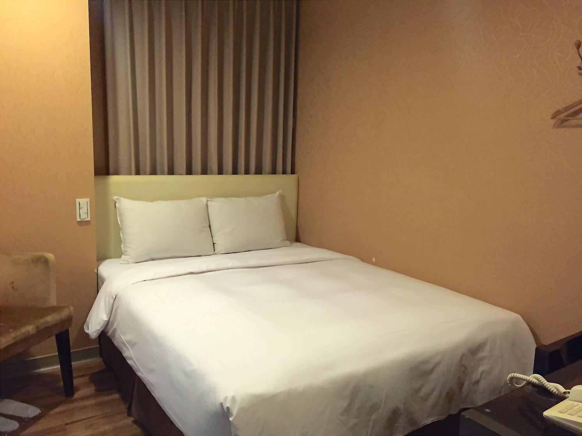 Garden Hotel Taichung Buitenkant foto